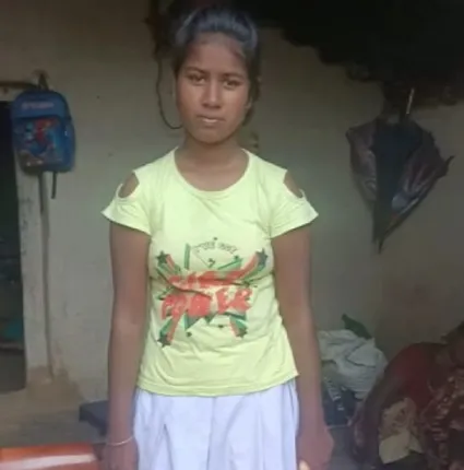 ଶିଡ଼ିରୁ ଖସି କଲେଜ କୋଠା ନିର୍ମାଣ କାର୍ଯ୍ୟରେ ନିୟୋଜିତ ଶିଶୁ ଶ୍ରମିକଙ୍କ ଗୋଡ଼ ଭାଙ୍ଗିଲା