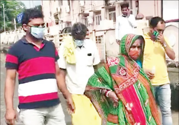 ପୁଅ ତ ମିଳିଲାନି, ଅସ୍ଥି ଖଣ୍ଡେ ଦିଅନ୍ତୁ; ସହାୟତା ନଦେଲେ ବିଷ ପିଇ ଆତ୍ମହତ୍ୟା କରିବୁ