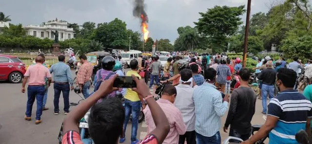 ପେଟ୍ରୋଲ୍‌ ଟାଙ୍କି ଅଗ୍ନିକାଣ୍ଡ ଘଟଣା: ନିଜ ତରଫରୁ ଅପରାଧିକ ମାମଲା ରୁଜୁ କଲା କମିସନରେଟ୍‌ ପୁଲିସ୍‌