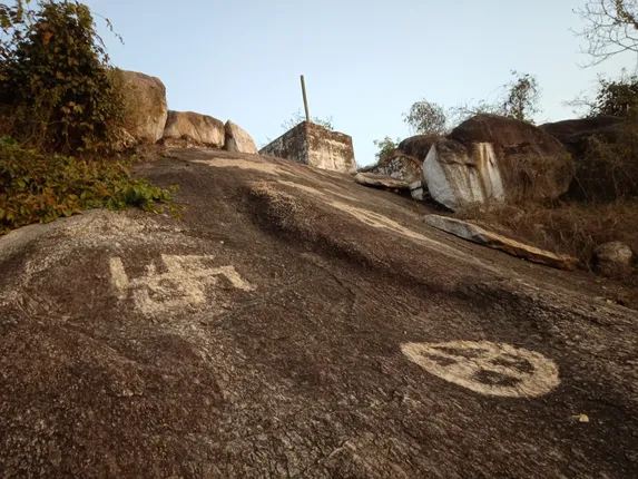 ‘ଗାନ୍ଧୀ କୈଳାସ’ ପାହାଡ଼ରୁ ୨୦ ବର୍ଷ ହେଲା ହଜି ଗଲେଣି ଗାନ୍ଧୀ, ପଡି ରହିଛି ଭଗ୍ନାବଶେଷ