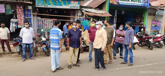 ଖବର ପ୍ରକାଶ ପରେ ଚେତିଲା ପ୍ରଶାସନ,କୋଭିଡ଼ ନିୟମ କଡାକଡି ପାଳନ ନେଇ ବ୍ୟବସାୟୀଙ୍କୁ ତାଗିଦ