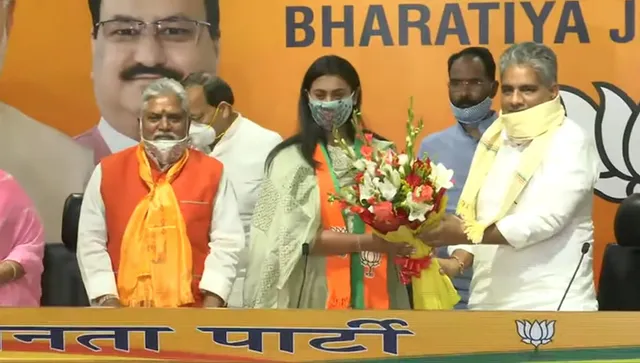 ବିଜେପିରେ ସାମିଲ ହେଲେ ଦିଗବିଜୟ ସିଂହଙ୍କ ଝିଅ ତଥା ସୁଟର ଶ୍ରେୟାସୀ ସିଂ