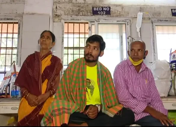 ନିଖୋଜର ୨ମାସ ପରେ ବାପା, ମା’ଙ୍କୁ ଭେଟିଲେ ରାଜେନ୍ଦ୍ର: ମଝିଆ ଭାଇର ଆତ୍ମହତ୍ୟା ଘଟଣାରେ ମାନସିକ ଭାରସାମ୍ୟ ହରାଇ ଘର ଛାଡିଥିଲେ