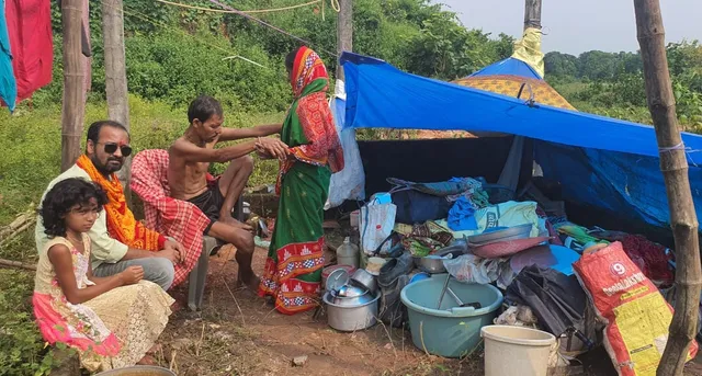 ମାଲକାନଗିରି : ପଲିଥିନ ତଳେ ଜୀବନ କାଟୁଛନ୍ତି କିଡନି ରୋଗୀ ପରିମଳ, ସହଯୋଗର ହାତ ବଢାଇଲେ ସମାଜସେବୀ