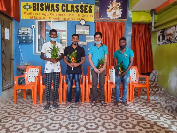 ସର୍ବଭାରତୀୟ ନିଟ୍‌ ପରୀକ୍ଷାଫଳ: ୬ଶହରୁ ଊର୍ଧ୍ବ ନମ୍ବର ରଖି ଉତ୍ତୀର୍ଣ୍ଣ ହେଲେ ବିଶ୍ବାସ କ୍ଲାସେସ୍‌ର ମାନସ ଓ ଅର୍ପିତ