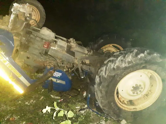 ଗେଟିପଡ଼ାରେ ମର୍ମନ୍ତୁଦ ସଡ଼କ ଦୁର୍ଘଟଣା: ବ୍ରିଜରୁ ୨୦ ଫୁଟ୍ ତଳକୁ ଖସିଲା ଟ୍ରାକ୍ଟର୍, ୫ ଆହତ