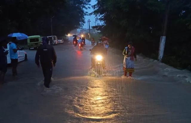 ରାୟଗଡ଼ାରେ ଅଜାଡ଼ିଲା ବର୍ଷା : ଗୁଣପୁର ଜଳବନ୍ଦୀ, ସତର୍କ ସଙ୍କେତ ଟପିଲା ବଂଶଧାରା