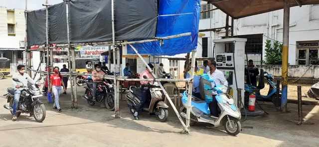 ପେଟ୍ରୋଲ ପମ୍ପ ସୁରକ୍ଷାକୁ ଅଣଦେଖା: ଦେଢ଼ ବର୍ଷ ହେଲା ହୋଇନି ଅଗ୍ନି ନିରାପତ୍ତା ଯାଞ୍ଚ, ଖାଲି ପଡିଛି ୭ ଫାୟାରମ୍ୟାନ୍, ୨ ଅଧିକାରୀ ପଦବି