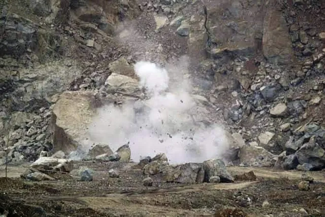 ଓକିଲଗୁଡ଼ା ପଥର ଖାଦାନର ଖୋଲୁଛି ଗୁମର: ୧୩ ବର୍ଷ ଧରି ଚାଲିଥିଲା ଟେଣ୍ଡର ଫିକ୍ସିଂ! 