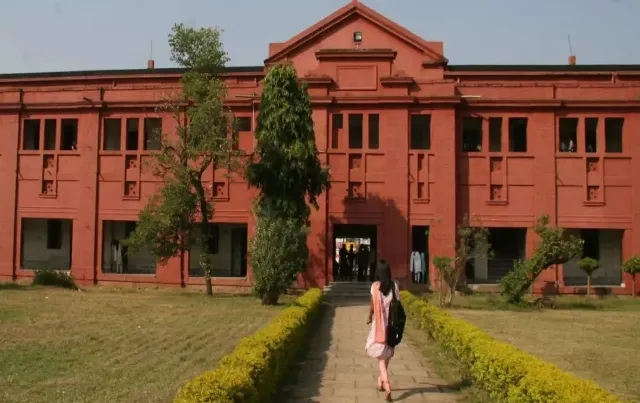 ଶିକ୍ଷା ବ୍ୟବସ୍ଥାରେ ସାଂଘାତିକ କେଳେଙ୍କାରୀ : ବଢ଼ାଚଢ଼ା ବଜେଟ୍ ହେଉଛି, ଖର୍ଚ୍ଚ ହୋଇପାରୁନି