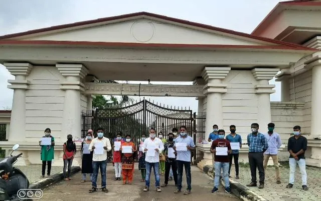 ଉତ୍ତର ଓଡ଼ିଶା ବିଶ୍ୱବିଦ୍ୟାଳୟରେ ରି-ଆଡମିସନ ଫି ହ୍ରାସ ଦାବିରେ ଅନଶନ