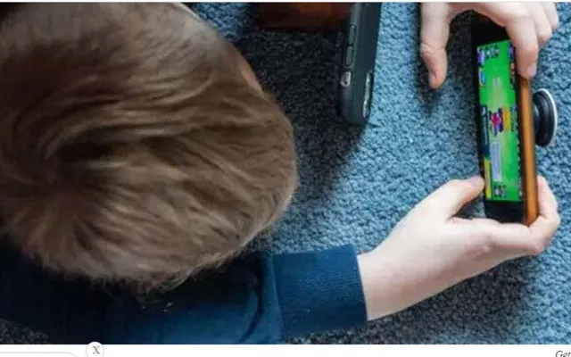 ‌ଫୋନରେ ଗେମ୍ ଖେଳୁଥିବା ବେଳେ ହୃଦଘାତରେ ଚାଲିଗଲା ଶିଶୁର ଜୀବନ