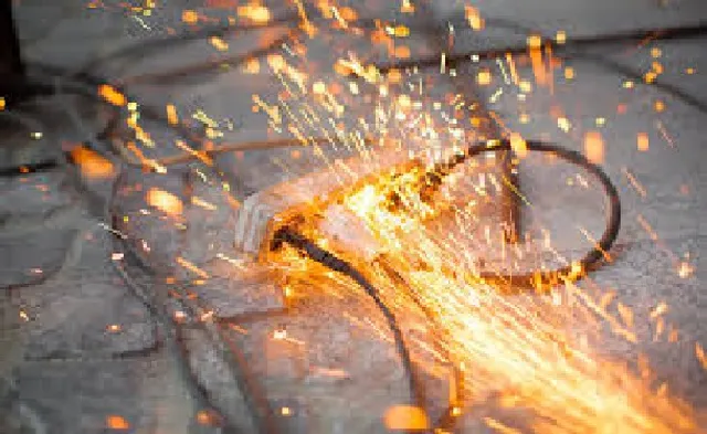 କାଶୀପୁର: କାନ୍ଥରେ ଚୁନ ଦେଉଥିବା ବେଳେ ବିଦ୍ୟୁତ ତାର ସଂସ୍ପର୍ଶରେ ଆସି ଯୁବତୀ ମୃତ