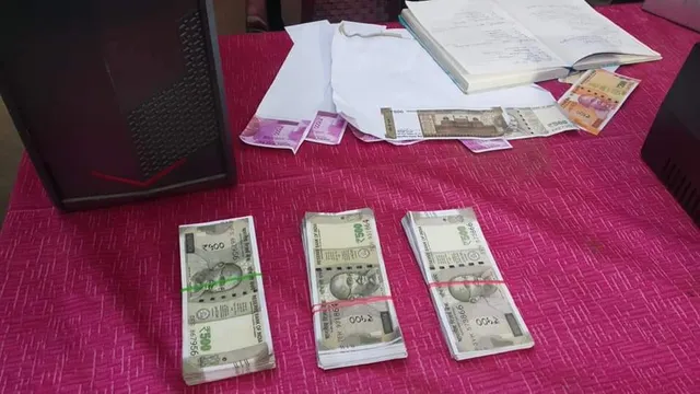 ନୟାଗଡ଼ରେ ଜାଲ୍ ନୋଟ୍ କାରବାର: ଗାଡ଼ି କିଣିବାକୁ ଯାଇ ଯୁବକ ଧରାପଡ଼ିଲେ, ଘରେ ଛପାଉଥିଲେ ଜାଲ୍ ନୋଟ୍; ଦେଖନ୍ତୁ ଭିଡିଓ