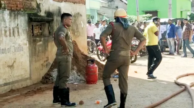 ଭଞ୍ଜନଗର : ରୋଷେଇ ଘରେ ଗ୍ୟାସ୍ ଲିକ୍, ନିଆଁ ଲାଗି ମା' ପୁଅ ଗୁରୁତର