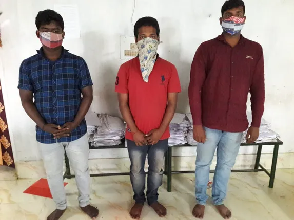 ଯାଜପୁର : ଚିଙ୍ଗୁଡି ଗାଡିରୁ ଚାନ୍ଦା ଆଦାୟ କରି ୩ ଜଣ ଗିରଫ