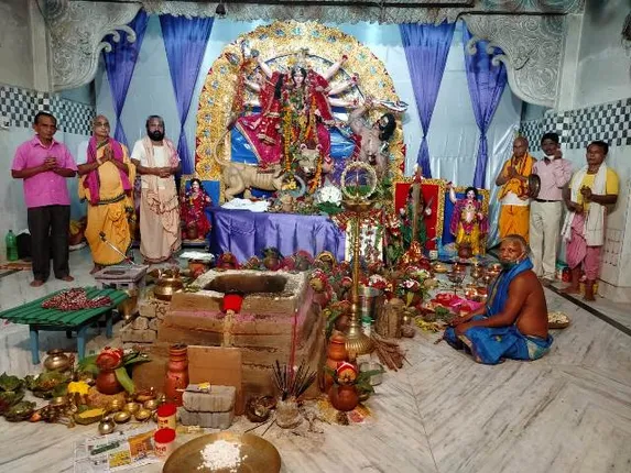 ବିନିକା: ମଣ୍ଡପରେ ମା’ଙ୍କ ଅଷ୍ଟମୀ ପୂଜା, ପୀଠରେ ନବମୀ