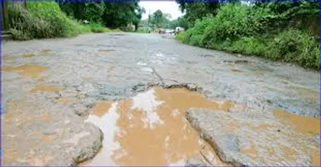 ଖୋର୍ଦ୍ଧା ସହରର ବିପର୍ଯ୍ୟସ୍ତ ସଡ଼କ, ୧୦ ଦିନ ମଧ୍ୟରେ ମରାମତି ନହେଲେ ଆନ୍ଦୋଳନ ଚେତାବନୀ ଦେଲା କଂଗ୍ରେସ