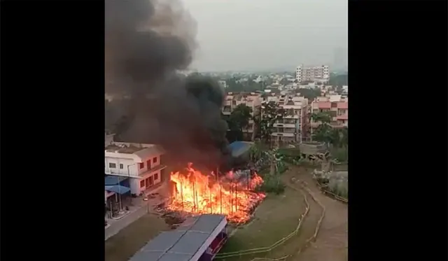 ପୂଜା ପେଣ୍ଡାଲରେ ଅଘଟଣ, ମୂର୍ତ୍ତି ସହ ଜଳିଗଲା ପେଣ୍ଡାଲ
