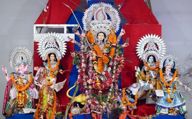 କରୋନା ପକାଇଛି କଟକଣାର ବାଡ଼ : ୧୦୦ କୋଟିର ପୂଜା ୧୦ କୋଟିରେ