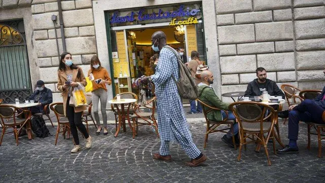 କୋଭିଡ୍‌-୧୯ ମହାମାରୀ ସମୟରେ ରେସ୍ତୋରାଁରେ ଖାଇବା ଓ  ସଉଦା କିଣିବା ବିମାନଯାତ୍ରାଠାରୁ ଅଧିକ ବିପଜ୍ଜନକ: ଅଧ୍ୟୟନ