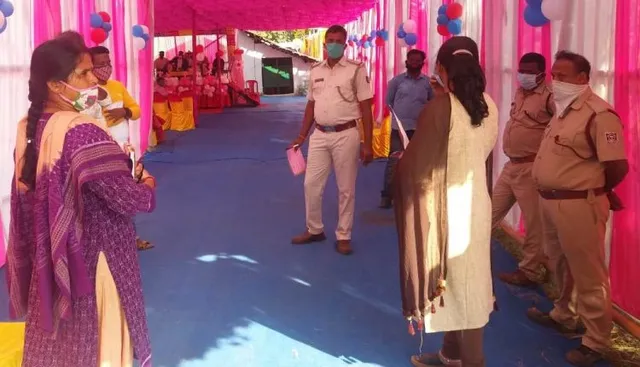 କୋଭିଡ ନିୟମ ଉଲ୍ଲଂଘନ: ବାହାଘର ଭୋଜିରେ ସାମିଲ ହେଲେ ୮୦୦ ଲୋକ, ୧ ଲକ୍ଷ ଟଙ୍କା ଜରିମାନା