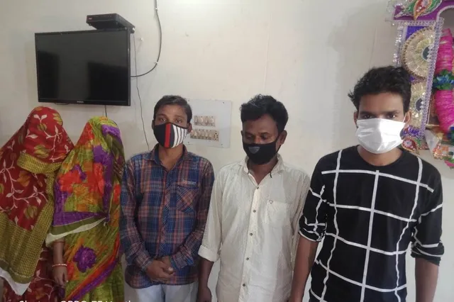 ୩୦୧ ଗ୍ରାମ ଓଜନର ବ୍ରାଉନ ସୁଗାର ଜବତ; ୨ ମହିଳାଙ୍କ ସମେତ ୫ଜଣ ଗିରଫ