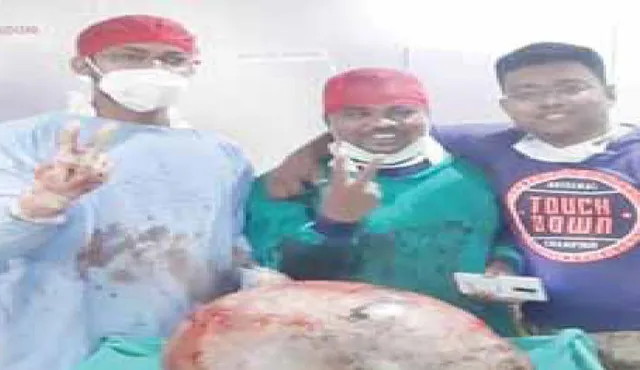 ମହିଳାଙ୍କ ପେଟରୁ ବାହାରିଲା ୫୭ କେଜିର ଟ୍ୟୁମର