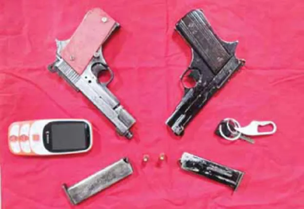 ବିଲ୍‌ଡର୍‌ଙ୍କୁ ୨୦ ଲକ୍ଷ ଟଙ୍କା ବଟି ମାଗିବା ଘଟଣା :ଦୁଇ ଗିରଫ; ବନ୍ଧୁକ ସହ ଗାଡ଼ି ଜବତ