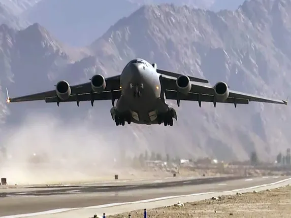 ଶତ୍ରୁର ମୁକାବିଲା ଲାଗି ଭଲରୂପେ ପ୍ରସ୍ତୁତ: ଲଦାଖସ୍ଥିତ ଭାରତୀୟ ବାୟୁସେନା ପାଇଲଟ୍‌