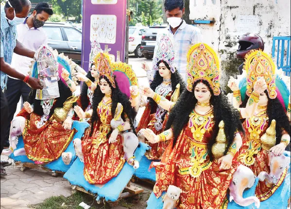 ଆଜି ଧରାବତରଣ କରିବେ ଧନଲକ୍ଷ୍ମୀ: ମାଉସୀ’ମା ଛକରେ ଜମିବ ଗଜଲକ୍ଷ୍ମୀ ପୂଜା