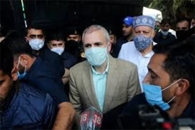 ମେହବୁବାଙ୍କୁ ଭେଟିଲେ ଫାରୁକ୍‌, ଓମ‌ାର