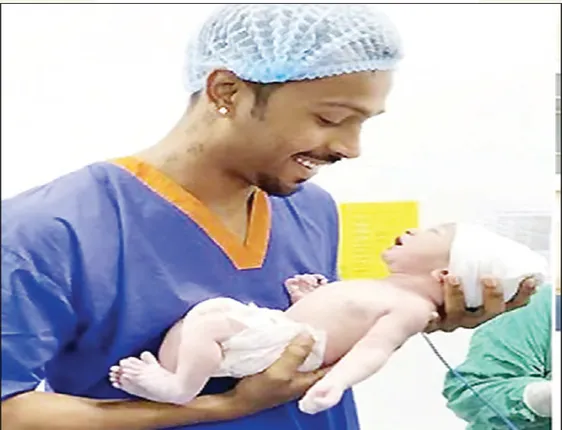 ପୁଅର ଡାଇପର୍‌ ବଦଳାଇବା ମିସ୍ କରୁଛନ୍ତି ପାଣ୍ଡ୍ୟା