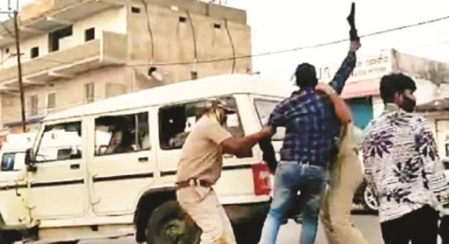 ବଗଲା ପାଇଁ ମୁଖ୍ୟମନ୍ତ୍ରୀଙ୍କୁ ବିରୋଧ : ତିନି ଜାଗାରେ ଯୁବ, ଛାତ୍ର କଂଗ୍ରେସର କଳାପତାକା ପ୍ରଦର୍ଶନ