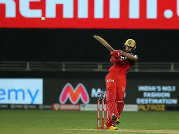 ଆଇପିଏଲ୍‌-୧୩: କୋଲକାତା ନାଇଟ ରାଇଡର୍ସକୁ ୮ ୱିକେଟରେ ପରାସ୍ତ କଲା ରୟାଲ ଚ୍ୟାଲେଞ୍ଜର୍ସ ବ‌ାଙ୍ଗାଲୋର