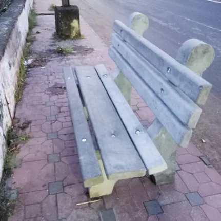 ସିଏମସିର ରିଂ ବନ୍ଧ ପୁନରୁଦ୍ଧାର ଏମିତି; ଭଙ୍ଗା ଫୁଟ୍‌ପାଥ୍‌ରେ ବସୁଛି ନୂଆ ସିମେଣ୍ଟ ବେଞ୍ଚ୍‌