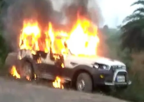 ରାଉରକେଲା: ଆପତ୍ତିଜନକ ସାମଗ୍ରୀ ନେଇ ଯାଉଥିବା ସ୍କର୍ପିଓକୁ ଜାଳି ଦେଲେ ଦୁର୍ବୃତ୍ତ