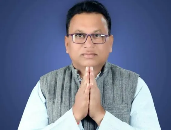 ୪ ସନ୍ତାନର ପିତା ସରପଞ୍ଚ! ସଂପର୍କୀୟଙ୍କ ବୟାନର ଭିଡିଓ ଭାଇରାଲ୍