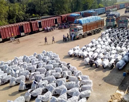 ଟ୍ରେନ୍‌ରେ ନେପାଳକୁ ଗାଡ଼ି ପରିବହନ