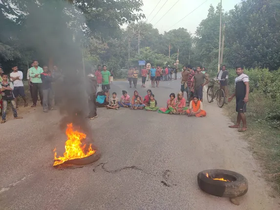 ହାଇୱା ଧକ୍କାରେ ଜଣେ ଗୁରୁତର, ଉତ୍ୟକ୍ତ ଲୋକଙ୍କ ରାସ୍ତା ଅବରୋଧ