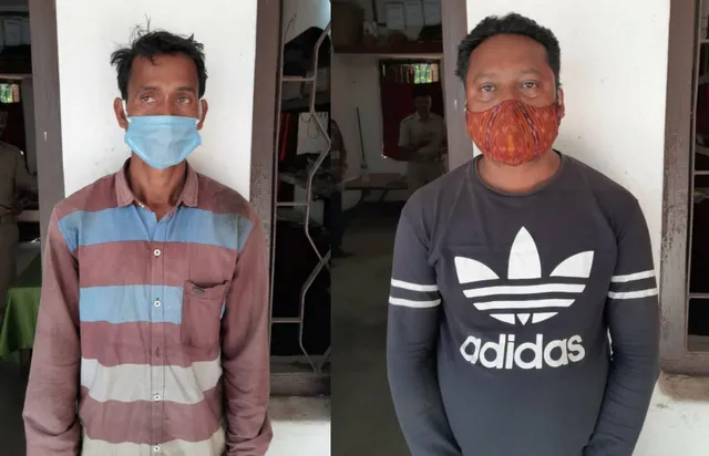 କୋଇଲା ଚୋରା ଚାଲାଣ କରୁଥିବା ବେଳେ ୨ ଗିରଫ: ୨ ବାଇକ୍ ସମେତ ସାଢେ ୩ କ୍ୱିଣ୍ଟାଲ କୋଇଲା ଜବତ