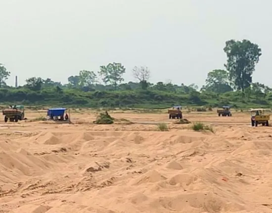 ବାଲି ମାଫିଆଙ୍କୁ ଲଗାମ ନାହିଁ; ହାଇକୋର୍ଟଙ୍କ ନିର୍ଦ୍ଦେଶକୁ ଫୁ...