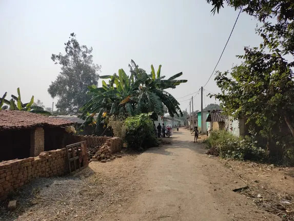 ସମ୍ବଲପୁର ସହର ଉପକଣ୍ଠରେ ମରୁଭୂମିର ଜଳକଷ୍ଟ,  ପାଣି ନାହିଁ ବୋଲି ଗାଁକୁ ବନ୍ଧୁବାନ୍ଧବ ମନା!