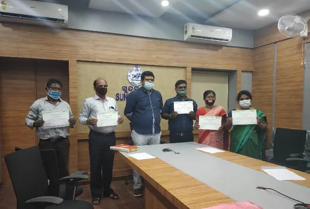 ସୁନ୍ଦରଗଡ଼ ଜିଲ୍ଲାର ୫ କୃଷି କର୍ମଚାରୀଙ୍କୁ ପ୍ରଶଂସା ପତ୍ର