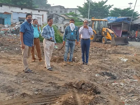 ମାର୍କେଟ କମ୍ପ୍ଲେକ୍ସ ନିର୍ମାଣ କାର୍ଯ୍ୟର ତଦାରଖ କଲେ ବିଭାଗୀୟ ନିର୍ବାହୀ ଯନ୍ତ୍ରୀ