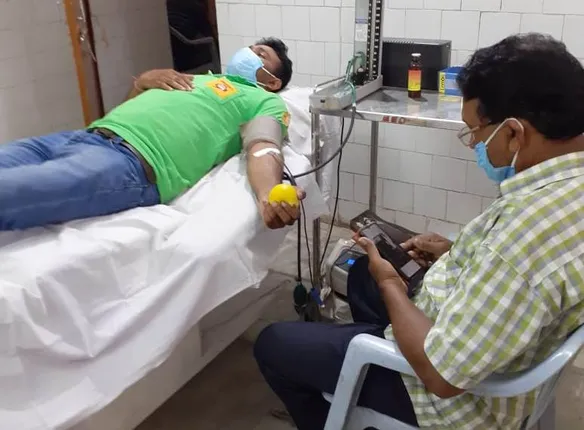 ରକ୍ତଦାନ କରି ୧୦୮ ଆମ୍ବୁଲାନ୍ସ କର୍ମଚାରୀ ବଞ୍ଚାଇଲେ ରୋଗୀଙ୍କ ଜୀବନ