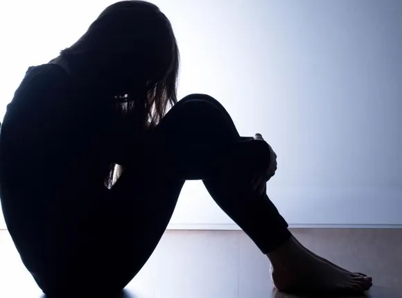 ଟଙ୍କା ଏକାଠି କରି ଧୁମଧାମରେ ବାହା ହେବା ପାଇଁ କର୍କଟ ପୀଡିତା ହେବାର ଅଭିନୟ କରିବା ଯୁବତୀଙ୍କୁ ମହଙ୍ଗା ପଡ଼ିଲା