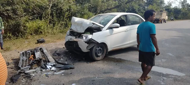 ମୁହାଁମୁହିଁ କାର ଧକ୍କାରେ ୩ ଗୁରୁତର