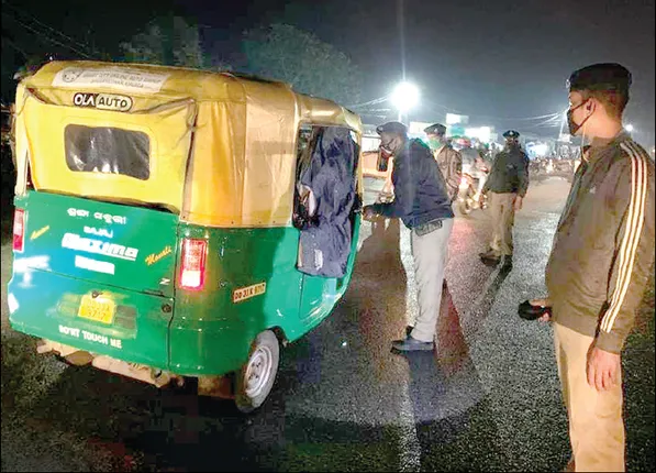 ନାଗାର୍ଜୁନ ବେଶ ପାଇଁ ପୁରୀ ମନା, ଉତ୍ତରା ଛକରେ କମିସନରେଟ୍‌ ପୁଲିସ୍‌ର ନାକାବନ୍ଦୀ