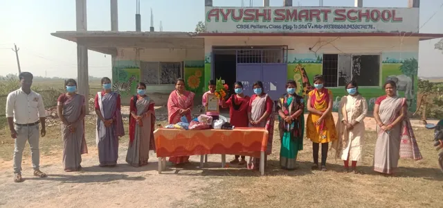 କୁନିଧାବିକା ମାମୁନିଙ୍କୁ ସମ୍ବର୍ଦ୍ଧନା; ପାଠପଢା ପାଇଁ କୋଳେଇ ନେଲା ଆୟୁଷି ସ୍ମାର୍ଟ ସ୍କୁଲ